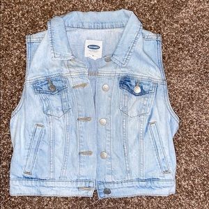 Sleeveless denim jacket